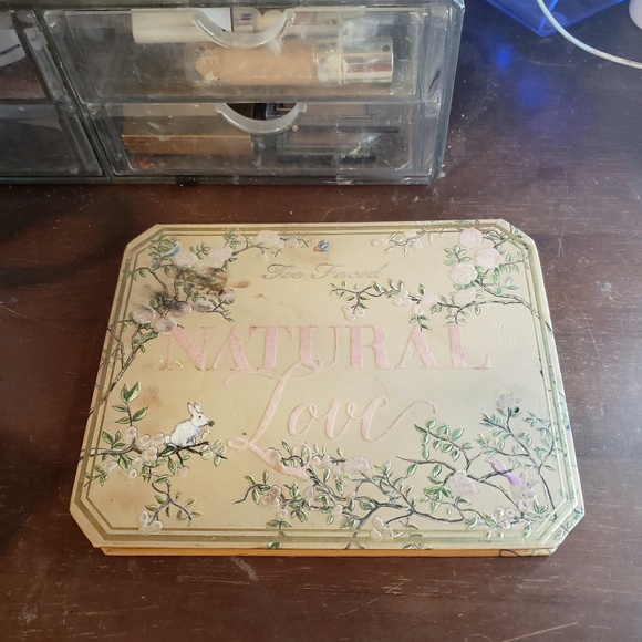 Too faced Natural Love pallet - Picture 2 of 2